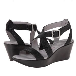 Tsubo Olivette Black Leather Wedge Sandal